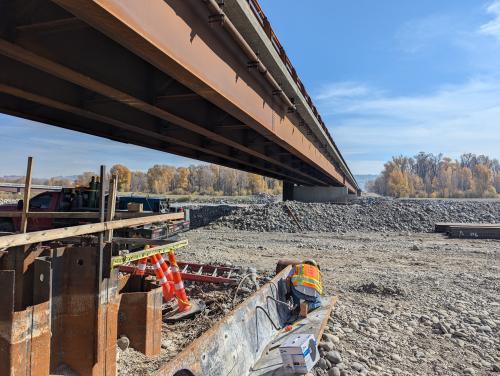 Snake River Bridge construction.jpg